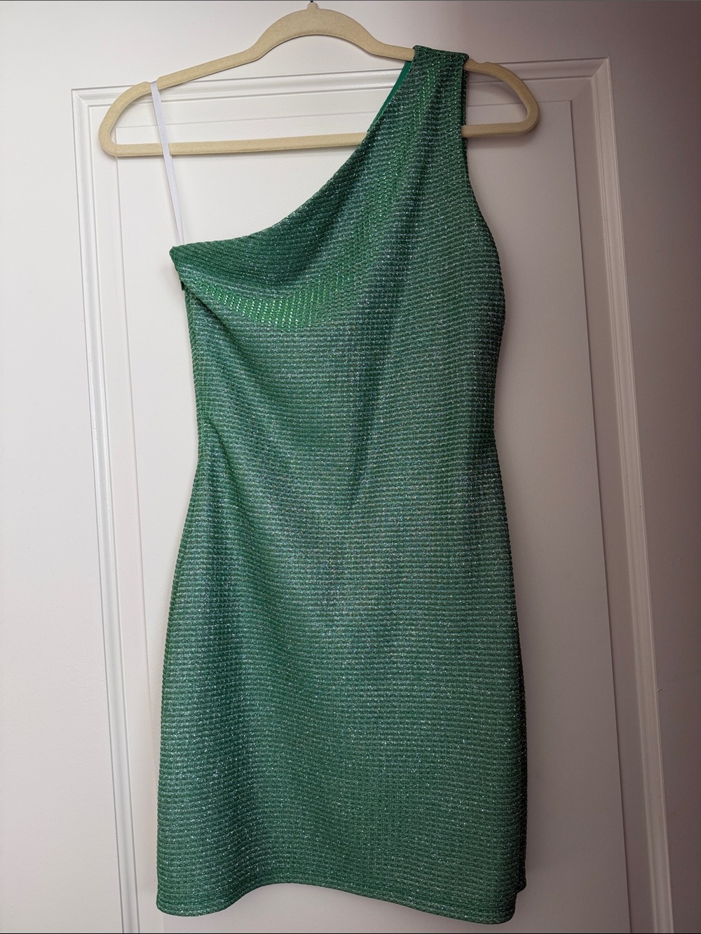 Superdown One-Shoulder Shimmering Green Bodycon Dress